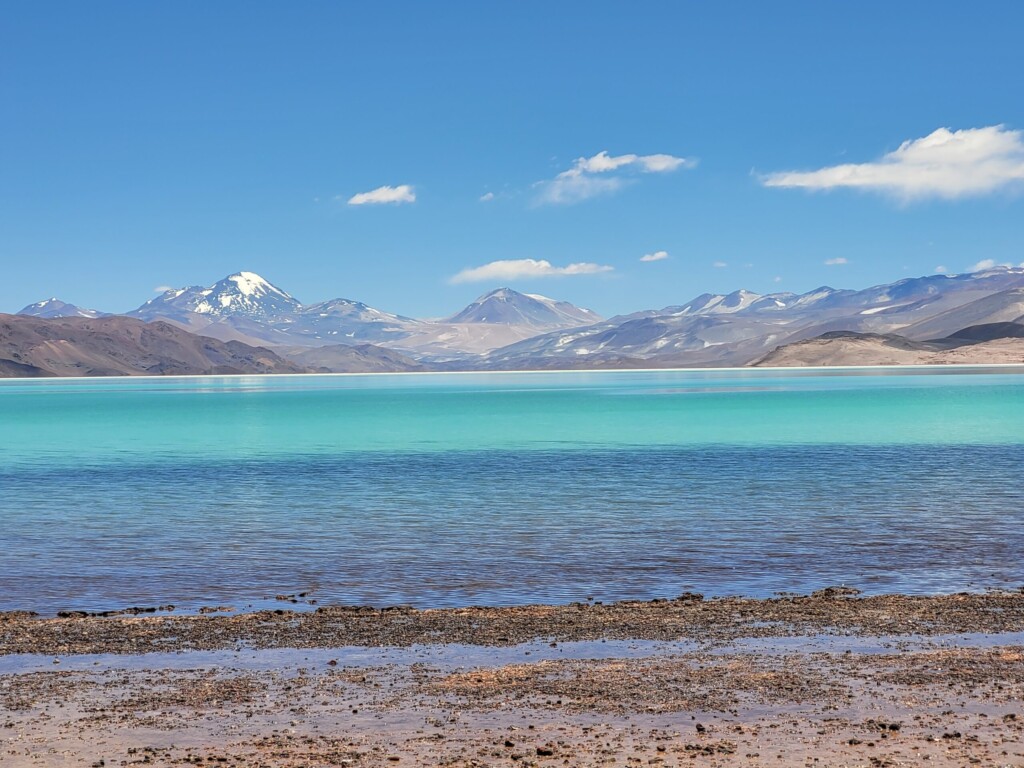 Laguna turquesa en el Balcón del Pissis, Catamarca